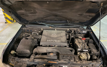 Mitsubishi Pajero IV, 2006 год, 1 580 000 рублей, 19 фотография