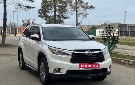 Toyota Highlander III, 2014 год, 2 850 000 рублей, 1 фотография