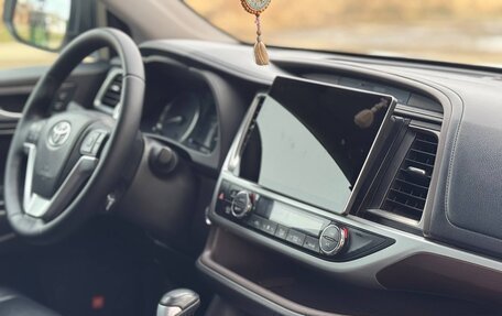 Toyota Highlander III, 2014 год, 2 850 000 рублей, 10 фотография