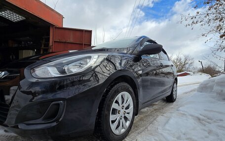 Hyundai Solaris II рестайлинг, 2013 год, 800 000 рублей, 7 фотография