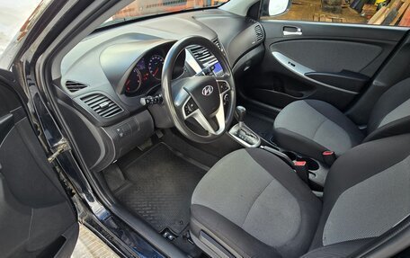 Hyundai Solaris II рестайлинг, 2013 год, 800 000 рублей, 8 фотография