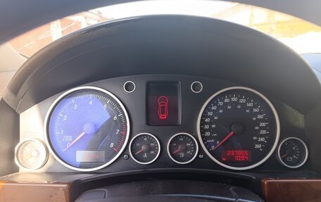 Volkswagen Touareg III, 2004 год, 555 000 рублей, 8 фотография