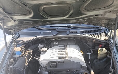 Volkswagen Touareg III, 2004 год, 555 000 рублей, 13 фотография