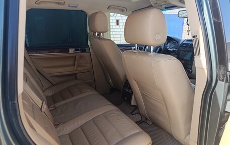 Volkswagen Touareg III, 2004 год, 555 000 рублей, 16 фотография