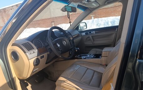 Volkswagen Touareg III, 2004 год, 555 000 рублей, 21 фотография