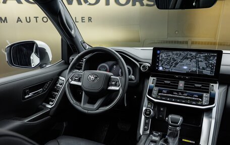 Toyota Land Cruiser, 2025 год, 15 200 000 рублей, 22 фотография