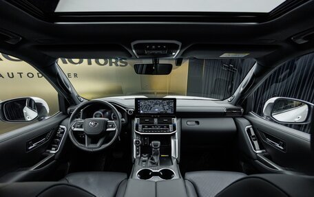 Toyota Land Cruiser, 2025 год, 15 200 000 рублей, 21 фотография