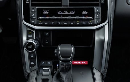 Toyota Land Cruiser, 2025 год, 15 200 000 рублей, 25 фотография