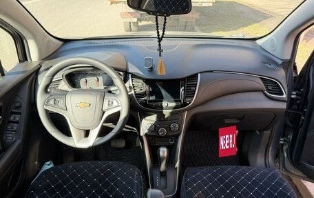 Chevrolet Trax, 2019 год, 800 000 рублей, 4 фотография