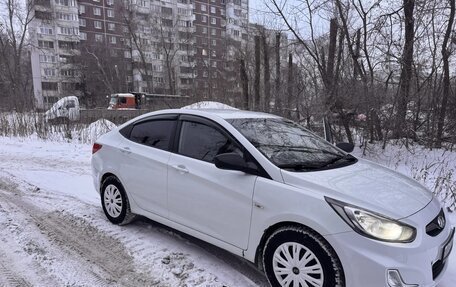 Hyundai Solaris II рестайлинг, 2011 год, 600 000 рублей, 5 фотография