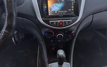 Hyundai Solaris II рестайлинг, 2011 год, 600 000 рублей, 13 фотография