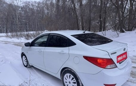 Hyundai Solaris II рестайлинг, 2011 год, 600 000 рублей, 10 фотография