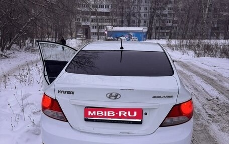 Hyundai Solaris II рестайлинг, 2011 год, 600 000 рублей, 8 фотография