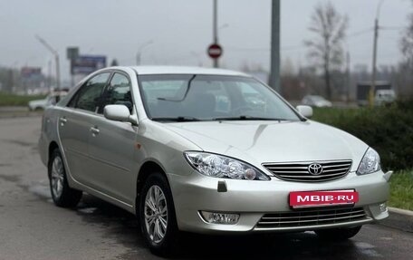 Toyota Camry V40, 2005 год, 650 000 рублей, 2 фотография
