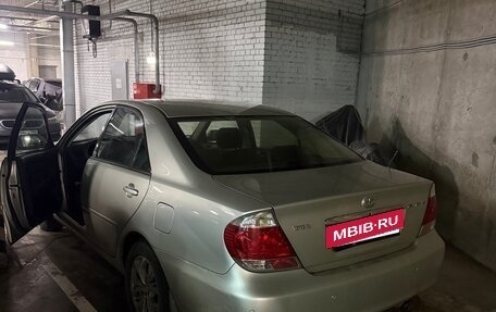 Toyota Camry V40, 2005 год, 650 000 рублей, 8 фотография