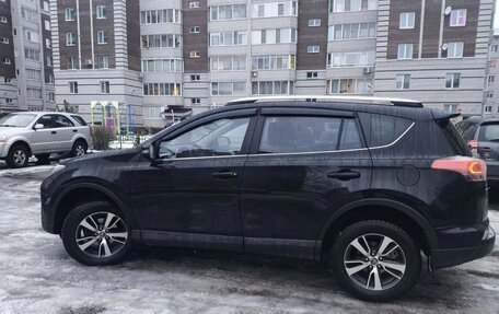 Toyota RAV4, 2019 год, 2 370 000 рублей, 10 фотография