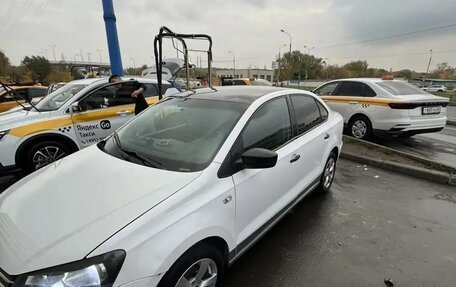 Volkswagen Polo VI (EU Market), 2018 год, 550 000 рублей, 4 фотография