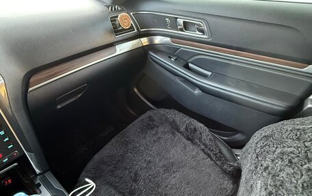 Ford Explorer VI, 2017 год, 2 950 000 рублей, 6 фотография