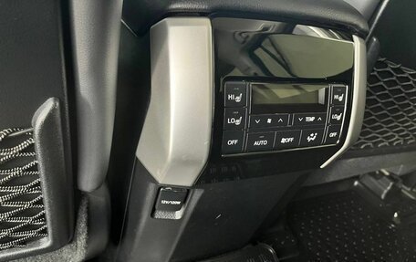 Toyota Land Cruiser Prado 150 рестайлинг 2, 2018 год, 5 290 000 рублей, 18 фотография