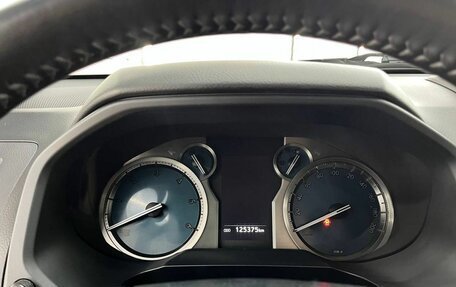 Toyota Land Cruiser Prado 150 рестайлинг 2, 2018 год, 5 290 000 рублей, 25 фотография