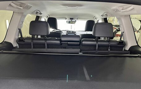 Toyota Land Cruiser Prado 150 рестайлинг 2, 2018 год, 5 290 000 рублей, 31 фотография