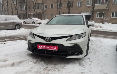 Toyota Camry, 2021 год, 1 850 000 рублей, 1 фотография