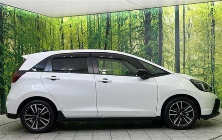 Honda Fit, 2023 год, 1 340 000 рублей, 8 фотография