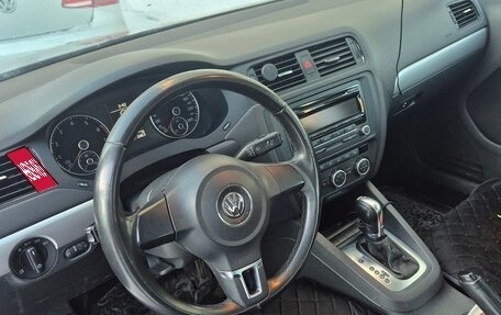 Volkswagen Jetta VI, 2013 год, 1 080 000 рублей, 1 фотография