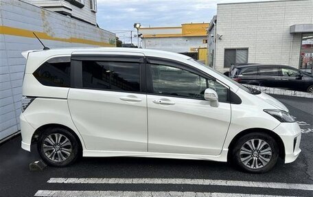 Honda Freed I, 2014 год, 835 000 рублей, 3 фотография