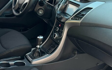 Hyundai Elantra V, 2015 год, 1 079 000 рублей, 13 фотография