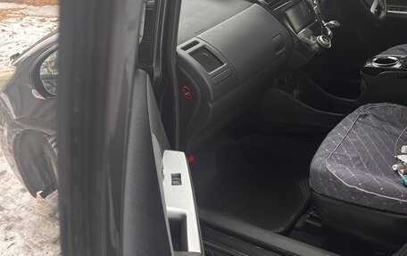 Toyota Prius, 2011 год, 1 100 000 рублей, 14 фотография