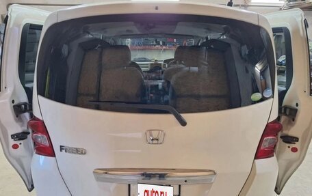 Honda Freed I, 2010 год, 1 070 000 рублей, 2 фотография