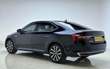 Skoda Superb, 2024 год, 2 250 000 рублей, 3 фотография