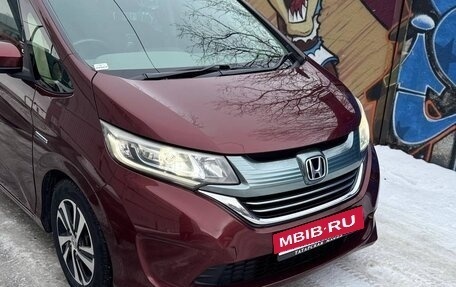 Honda Freed II, 2017 год, 1 490 000 рублей, 2 фотография