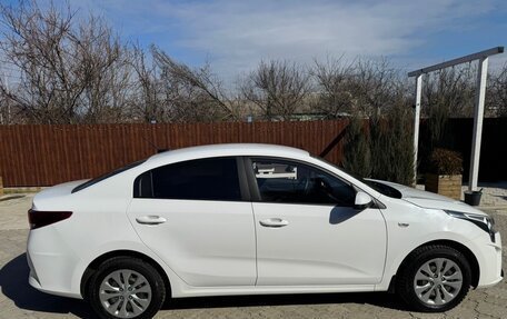 KIA Rio IV, 2021 год, 1 475 000 рублей, 10 фотография