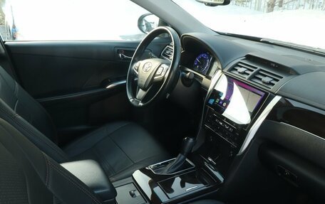 Toyota Camry, 2017 год, 2 256 000 рублей, 6 фотография