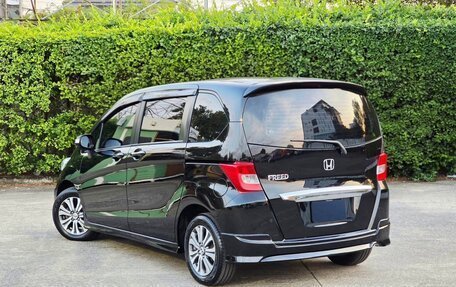 Honda Freed I, 2016 год, 896 000 рублей, 2 фотография