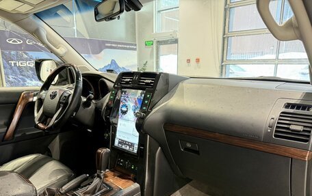 Toyota Land Cruiser Prado 150 рестайлинг 2, 2011 год, 2 553 000 рублей, 10 фотография