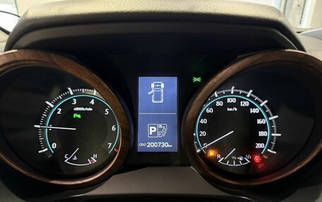 Toyota Land Cruiser Prado 150 рестайлинг 2, 2011 год, 2 553 000 рублей, 15 фотография