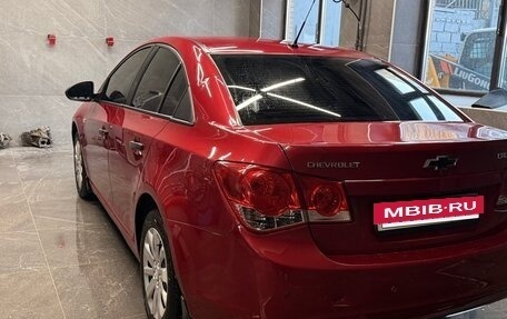Chevrolet Cruze II, 2010 год, 530 000 рублей, 4 фотография