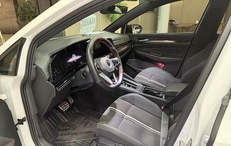 Volkswagen Golf VIII, 2023 год, 2 050 000 рублей, 8 фотография