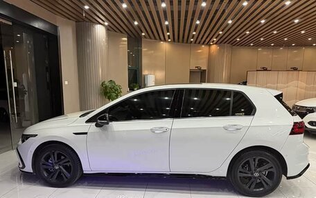 Volkswagen Golf VIII, 2023 год, 2 050 000 рублей, 3 фотография