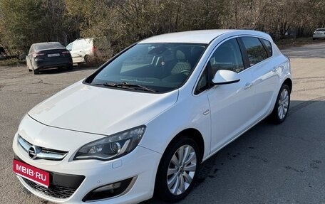 Opel Astra J, 2014 год, 980 000 рублей, 1 фотография