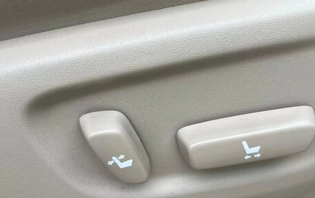 Toyota Land Cruiser Prado 150 рестайлинг 2, 2010 год, 3 150 000 рублей, 12 фотография