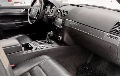 Volkswagen Touareg III, 2005 год, 1 150 000 рублей, 8 фотография