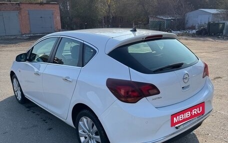 Opel Astra J, 2014 год, 980 000 рублей, 5 фотография