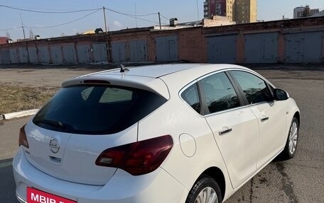 Opel Astra J, 2014 год, 980 000 рублей, 6 фотография