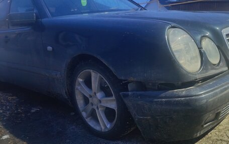 Mercedes-Benz E-Класс, 1998 год, 440 000 рублей, 4 фотография