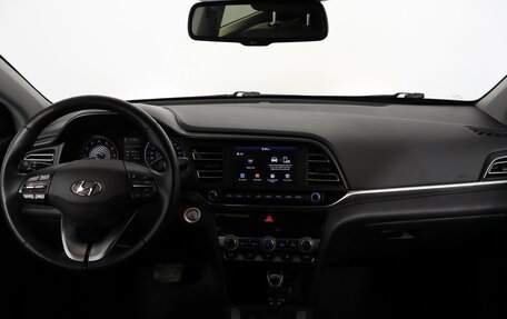 Hyundai Elantra VI рестайлинг, 2019 год, 1 699 000 рублей, 7 фотография