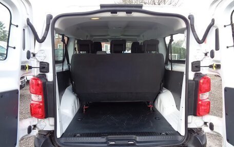 Opel Vivaro, 2022 год, 3 050 000 рублей, 2 фотография